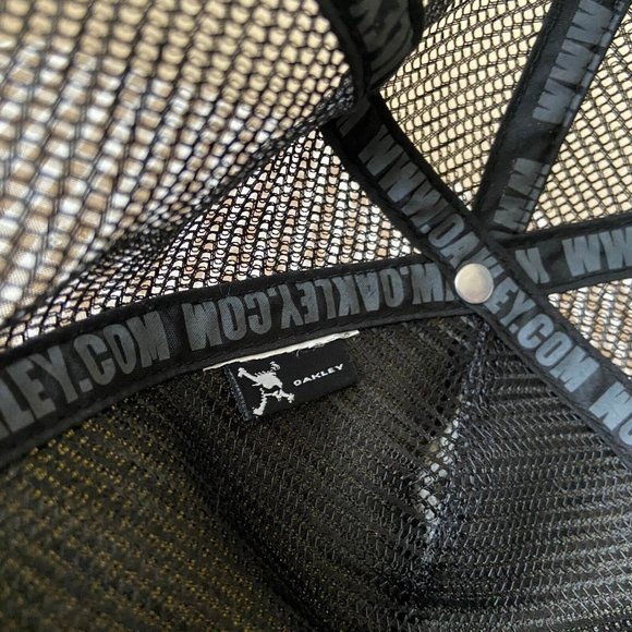 Oakley Plaid Mesh Back Trucker Hat Cap Adjustable Size Blue Gray Black - Picture 8 of 8